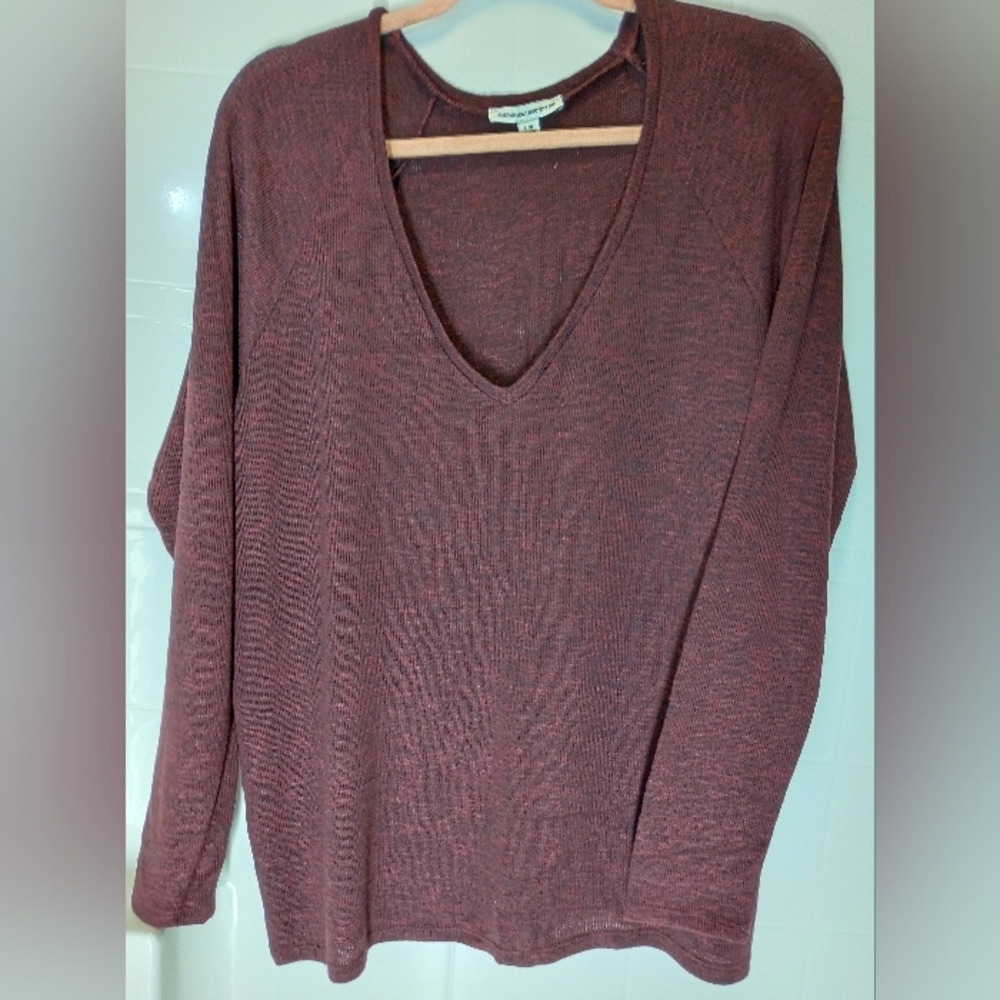 American Eagle V-Neck Lightweight Maroon Sweater Large